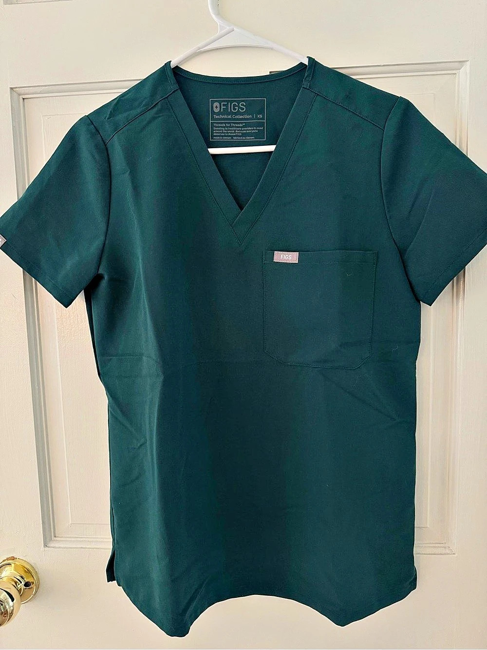 FIGS Technical Collection Catarina Short Sleeve Top in Green Size XS
